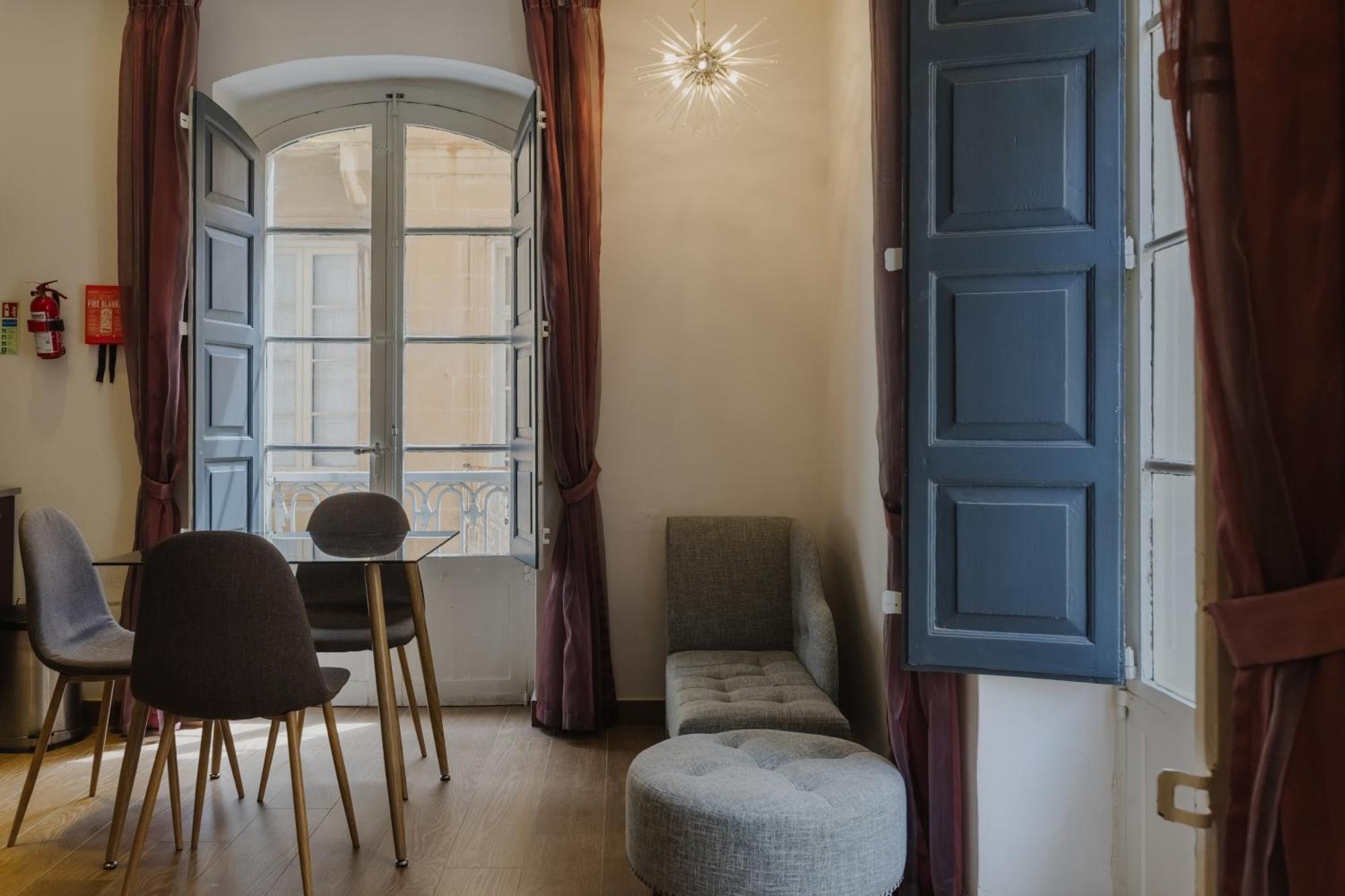 Jean De Valette Boutique Living Apartment Valletta Bagian luar foto
